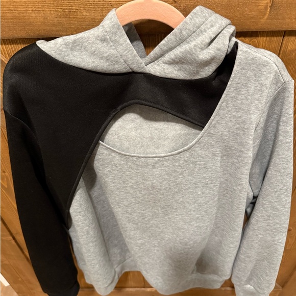 BOGO! ❤️SHEIN❤️ Curve Sweatshirt - Picture 4 of 10